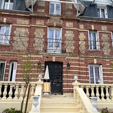 Le Manoir De La Baronnie Villa Norrey-en-Auge Luaran gambar