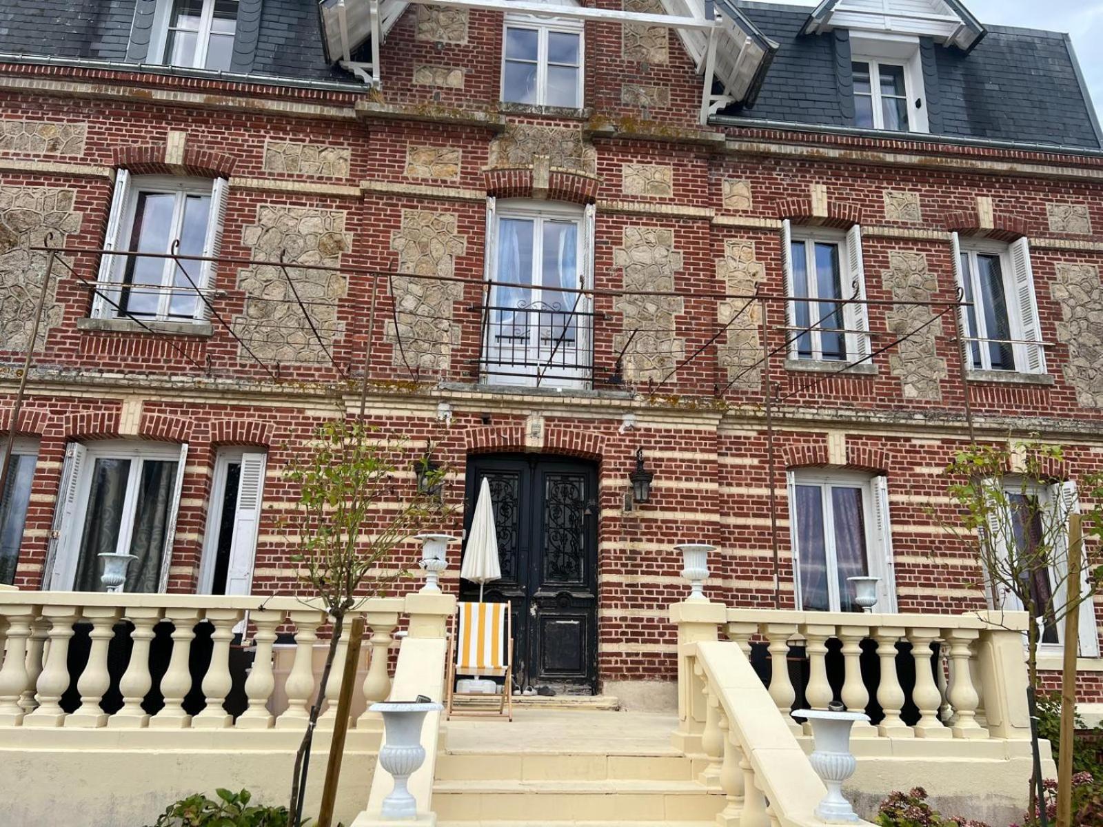 Le Manoir De La Baronnie Villa Norrey-en-Auge Luaran gambar