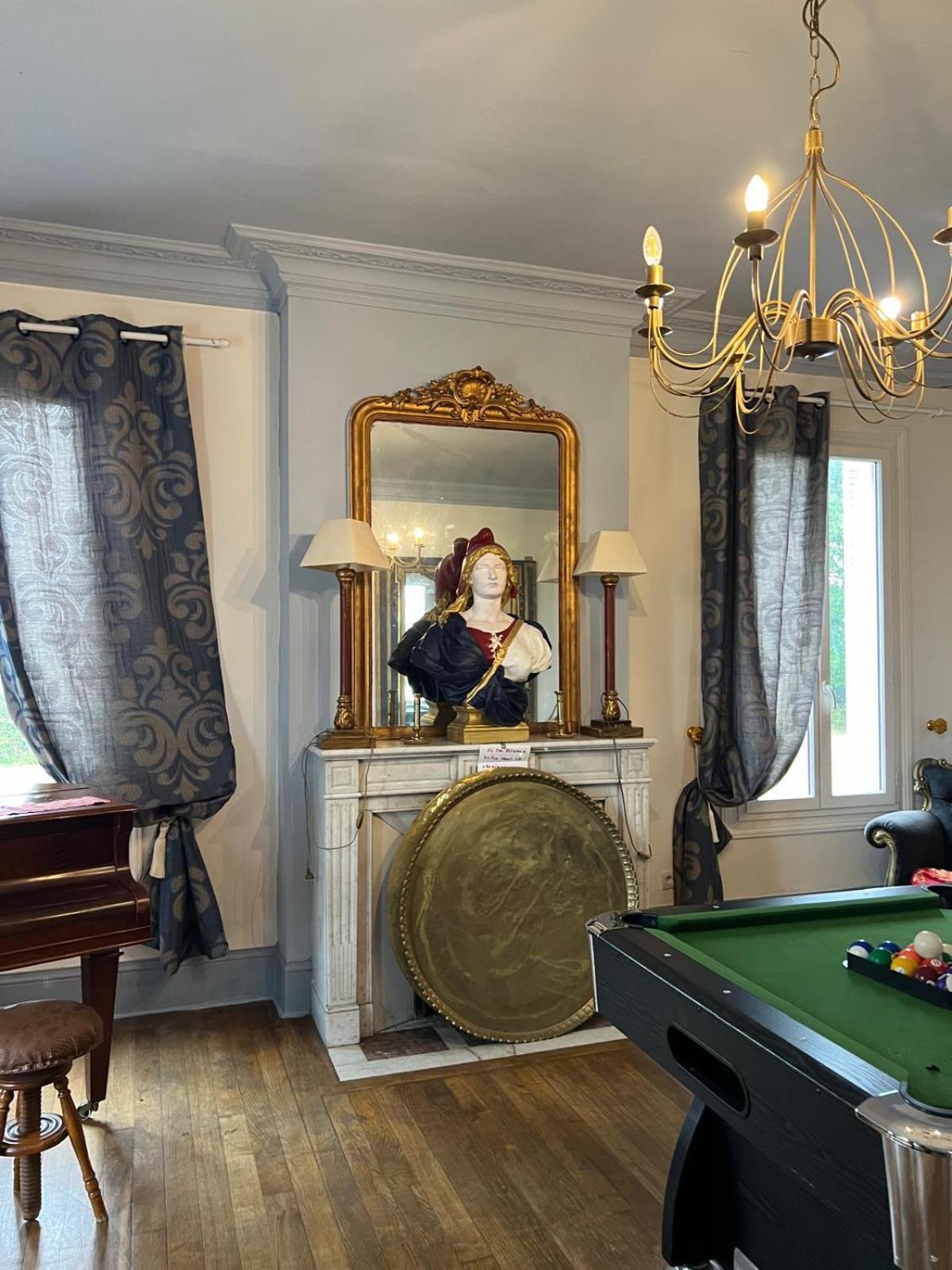 Le Manoir De La Baronnie Villa Norrey-en-Auge Luaran gambar